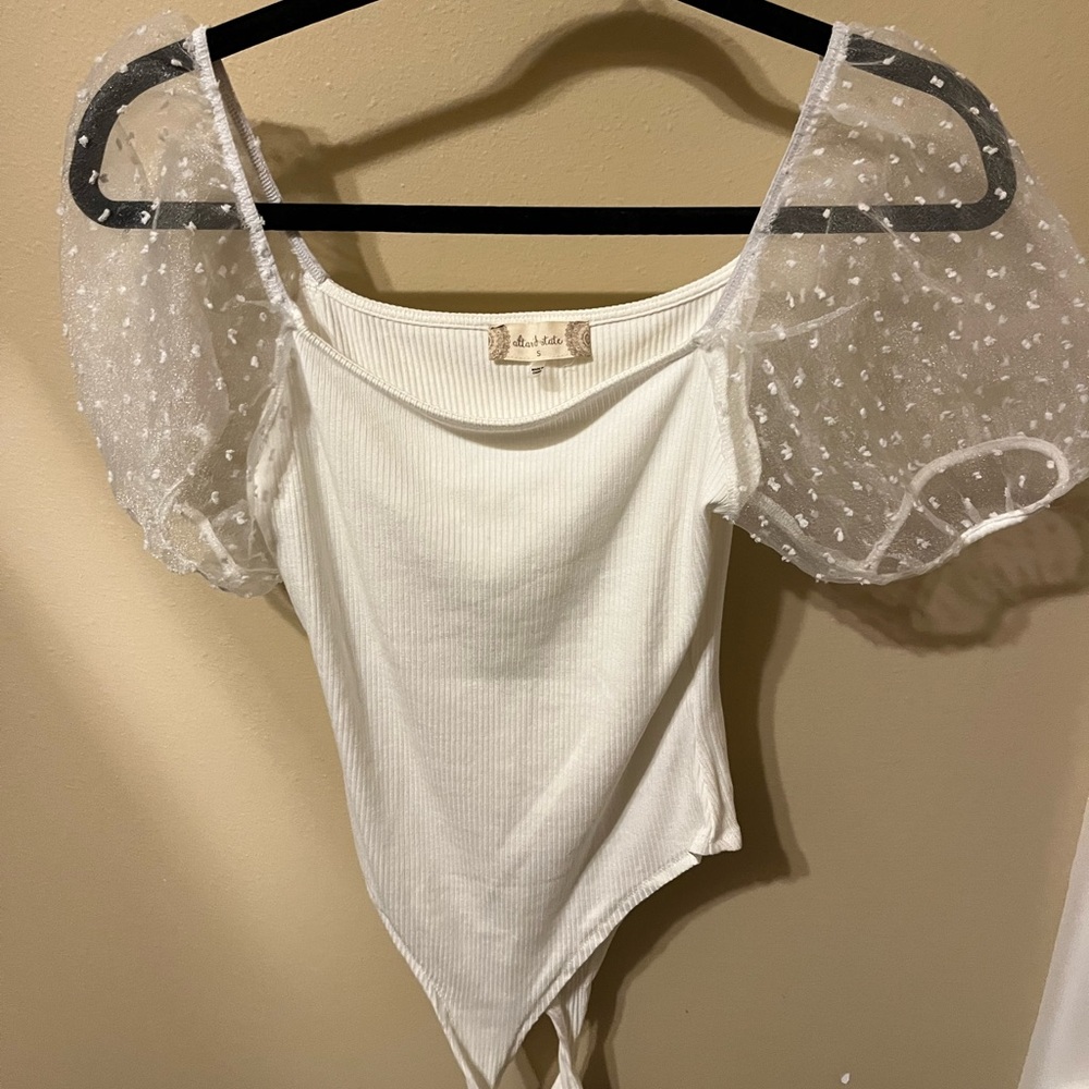 Cream bodysuit with cute sleeves